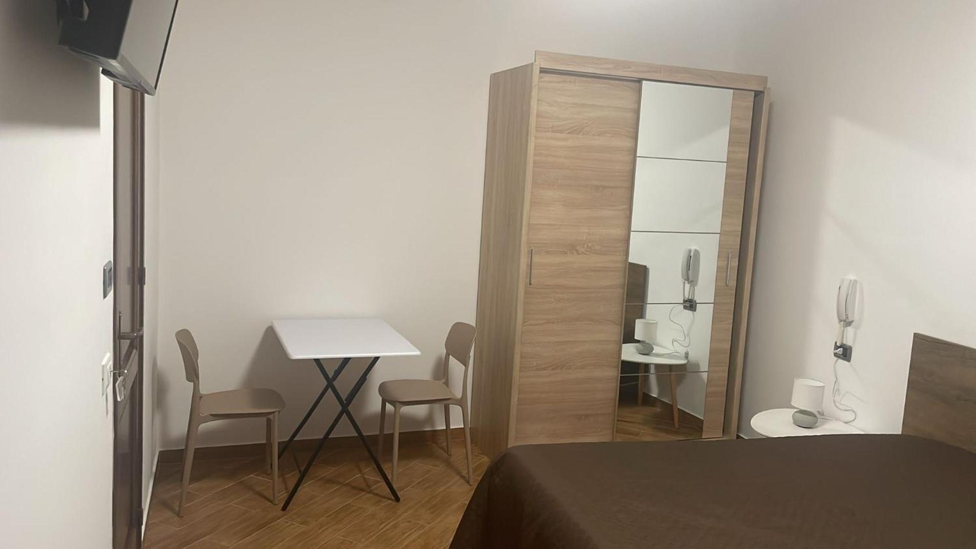 Sofia Rooms 카스텔라마레델골포 외부 사진